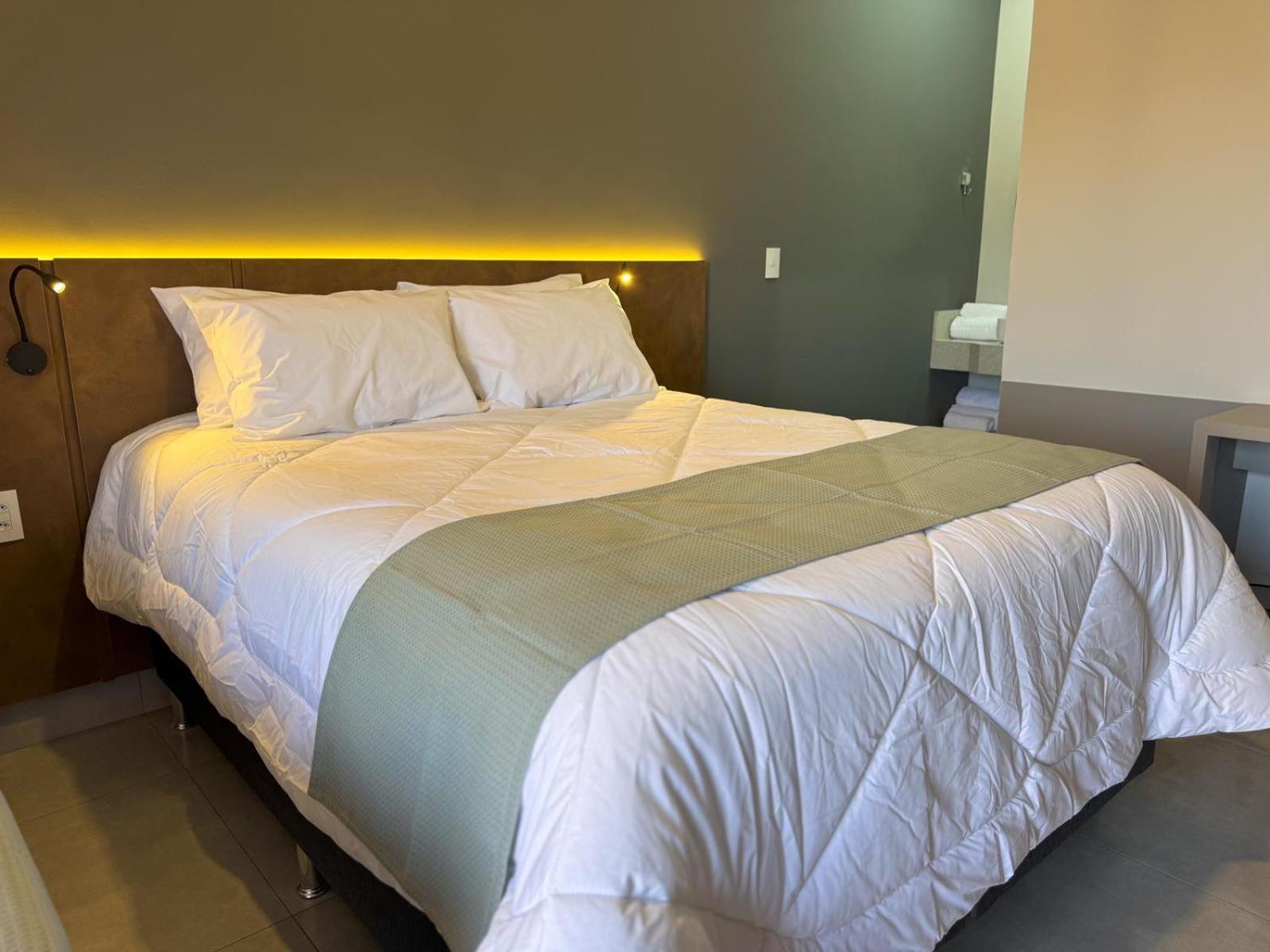Ondara Flat Hotel Andradina Exteriör bild